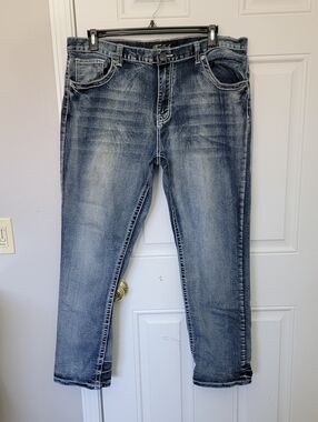 True Luck Men's Jeans 5 Pocket Embroidered Medium Wash Contrast Stitch 40 X 32